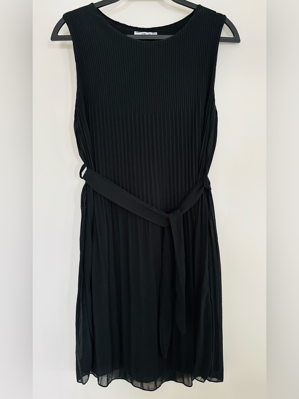Chiffon Midi Dress in Black (Size M)